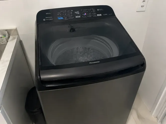 Lavadora de roupas - Panasonic 18kg