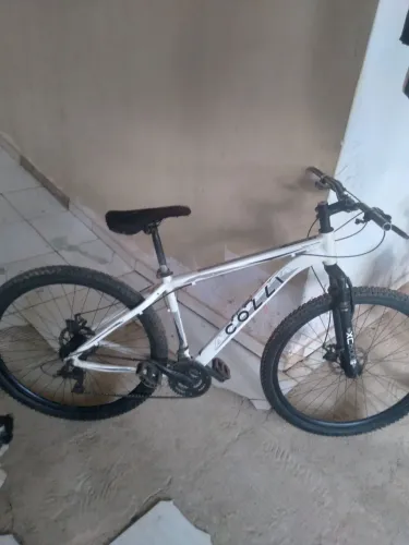 Estou vendendo essa bicicleta Colli perfeita.