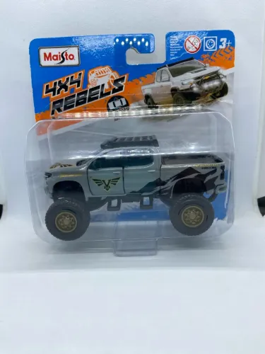 Miniatura Picape 4x4 Maisto 4x4 Rebels Chevrolet Silverado Victory 4x4 (Lacrada)