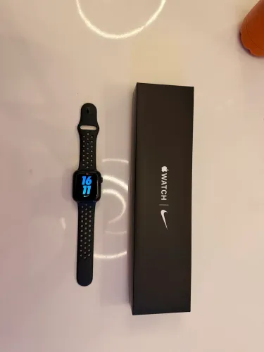 Apple Watch SE Nike