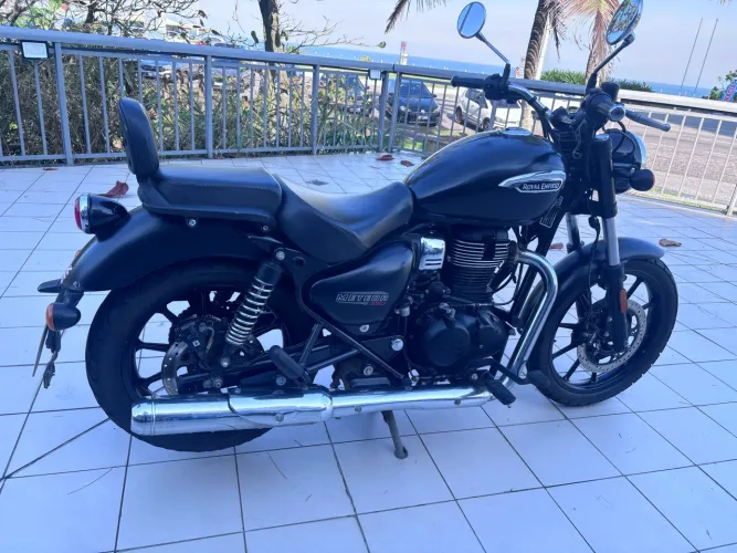Royal Enfield Meteor 350cc 2023 - Fernanda 