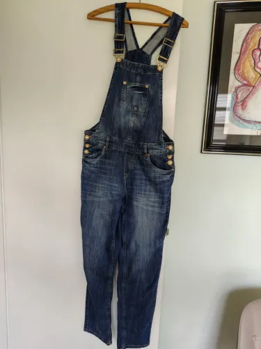 Macacão jeans, marca Vakko, número 42