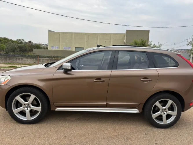 Volvo XC 60 T-5 R-design 2.0 FWD 5P 2012