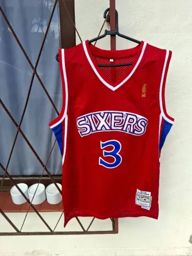 Camisa de Basquete Mitchell & Ness Allen Iverson 76ers vermelha
