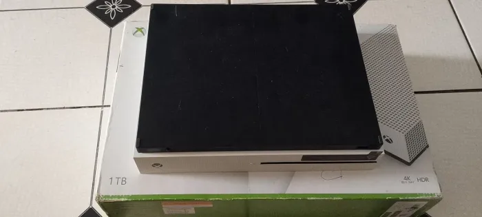 Xbox One S ( retirada de peças)