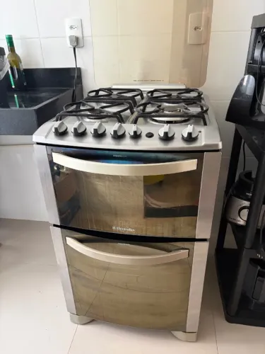 Fogão Electrolux 4 bocas a gás ? R$300