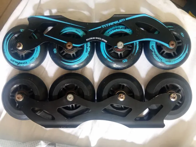 Base com rodas 90mm para patins 