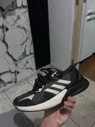 Tênis adidas