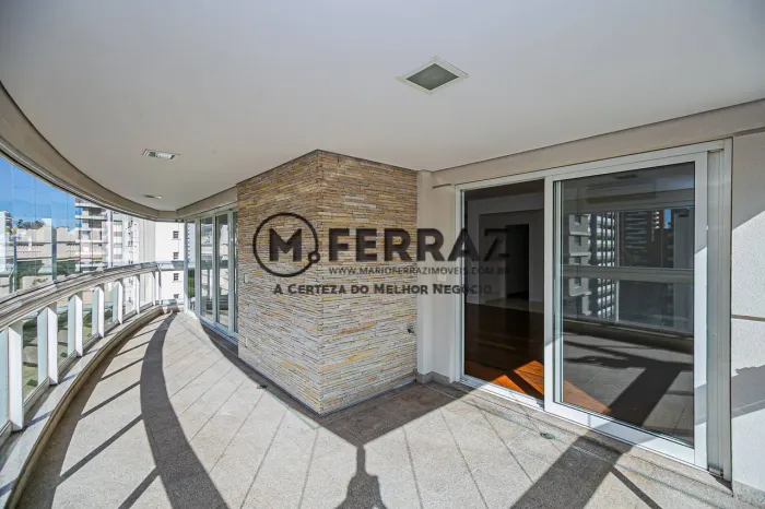 Apartamento 222m² com 3 suítes e 4 vagas na Vila Nova Conceição