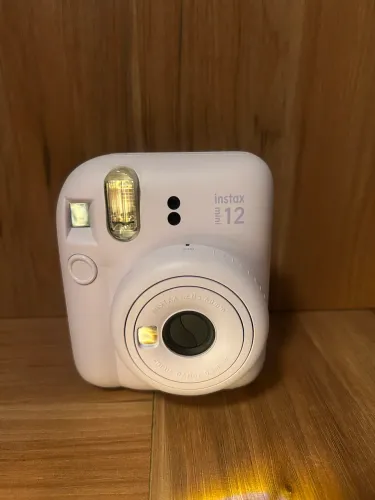 Câmera Instax mini 12 lilás candy