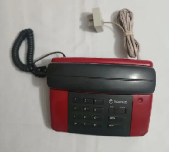 Aparelho telefone antigo fixo