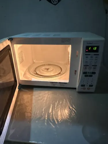 Microondas cônsul