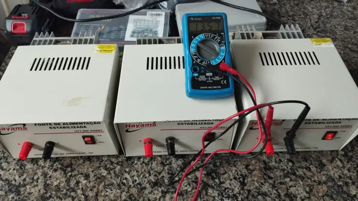 Fonte de Bancada Linear Estabilizada Hayama 10a 13.8v