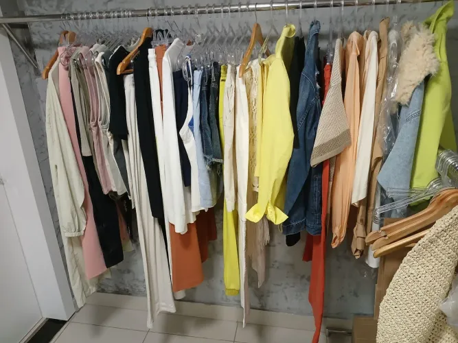 Roupas novas e seminovas