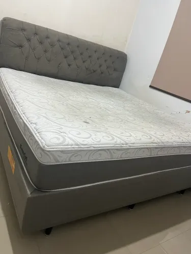 Cama king colchão e base