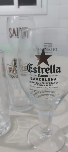 Lote 17 Copos de Cerveja Artesanal e Importada (Completos)