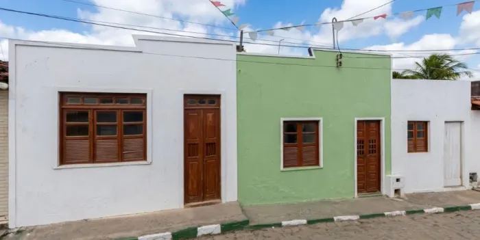 2 Casas E 1 Ponto Comercial Em São Gonçalo Dos Campos-BA