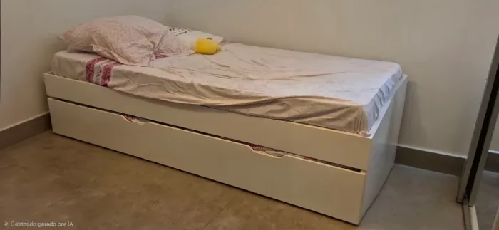 Cama de Madeira com cama auxiliar 