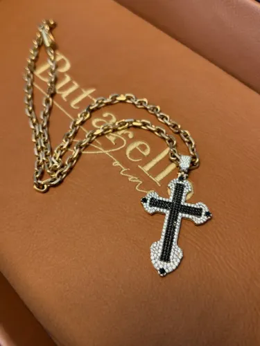 Pingente cruz ouro e diamantes 