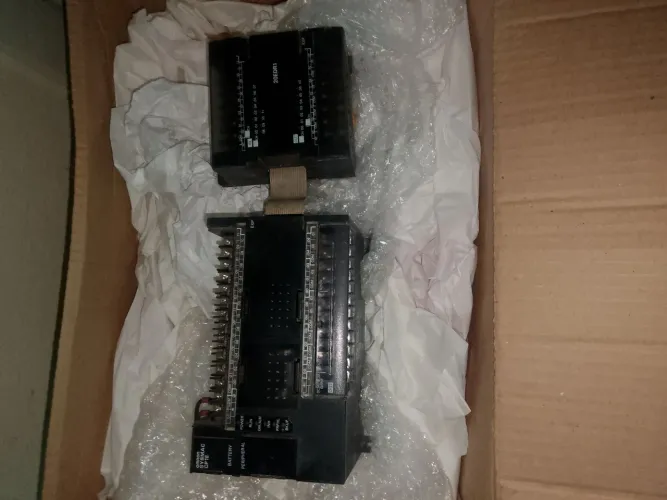 PLC OMRON 