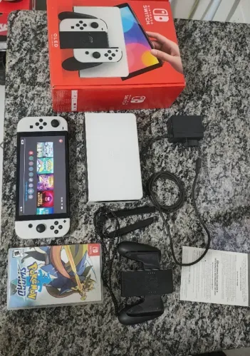 Nintendo Switch OLED + Pokémon Sword