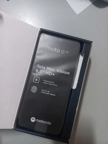 Motorola e20