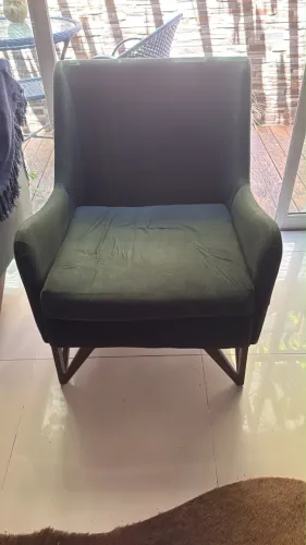2 poltronas na cor verde