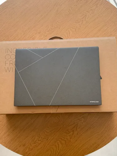 ASUS Zenbook S 14 OLED - Intel Core Ultra 7 258V | 32GB RAM | 4TB SSD | Touchscreen