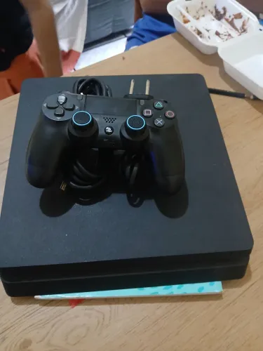 Vendo ps4 slim 1TB