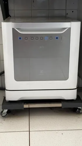 LAVA-LOUÇAS ELECTROLUX