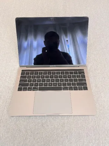 MacBook Pro 2017 A1706 (com defeito)