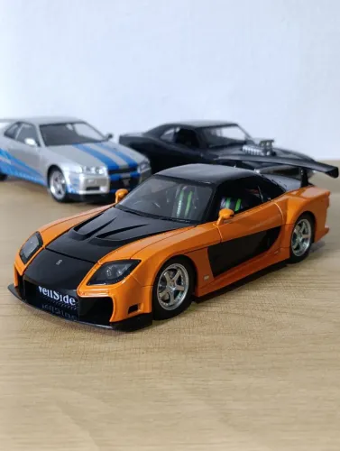 Miniatura Mazda RX-7 1:24 20cm Metal