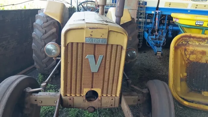 Trator valmet 