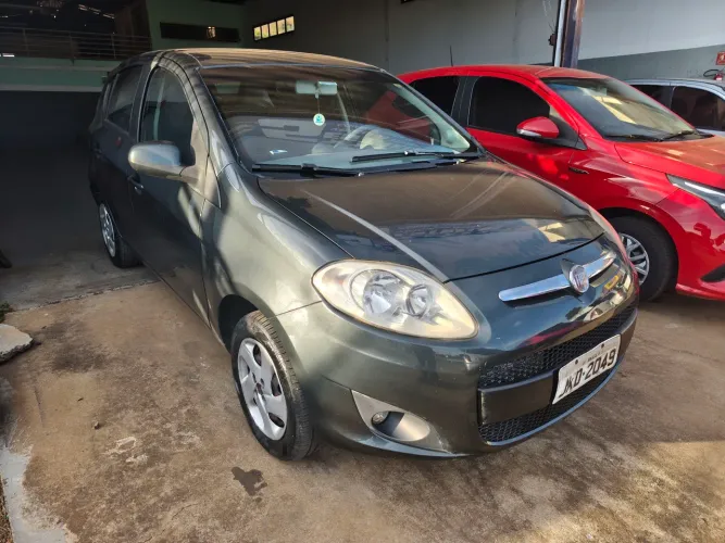 Fiat Palio Attractive 1.0 EVO Fire Flex 8V 5P 2013