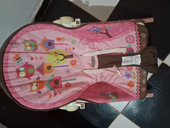 Vedo cadeira de descanso para menina