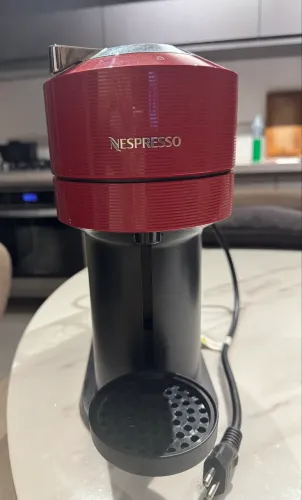 Cafeteira Automática Nespresso Vertuo Next Para Cápsulas De Café Vermelho Cereja 110w