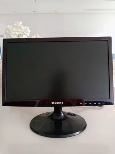 Monitor 19" Led Funcionando 100%