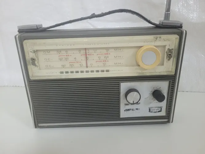 Rádio de pilhas Semp TR 850
