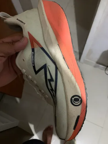 Tenis corrida chunta
