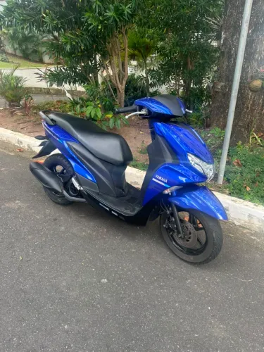 VENDO OU TROCO YAMAHA FLUO 125 $= 11.500 reais