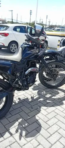XT 600E,  Trator só pegar e andar moto filé recém veio do seguro... Está tudo certinho ...