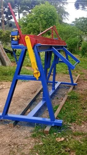 Vendo uma Dobradeira manual de 2 metros e 25 livre