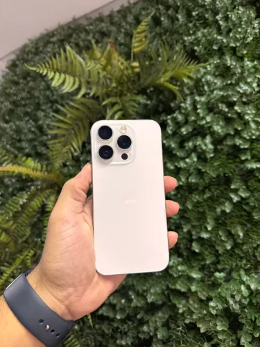 iPhone 15 pro 256gb silver