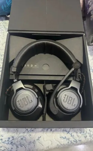 JBL quantum 810. LEIA A DESCRIÇÃO