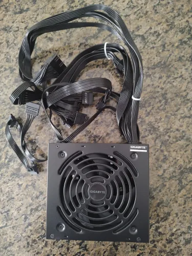 Fonte Gigabyte P450B