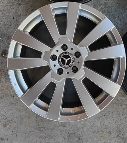 Vendo aro 19 Mercedes