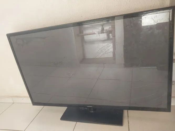 Tv sansung 50 Pol. Plasma pra retirada de peças. OBS.: ACEITO NEGOCIAR VALOR