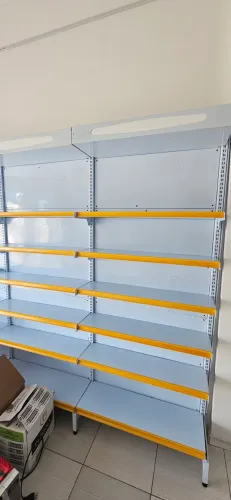 Vendo gôndolas prateleiras semi novas