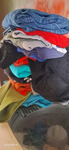Vendo esse lote de roupas feminina bem conservadas