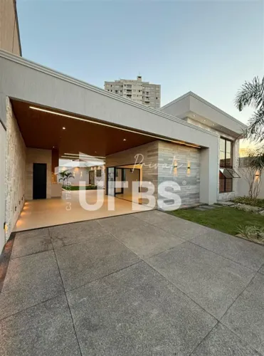 Casa Nova de Luxo com 218 m², 4 Suítes, Marcenaria completa e Espaço Gourmet, Piscina Aque